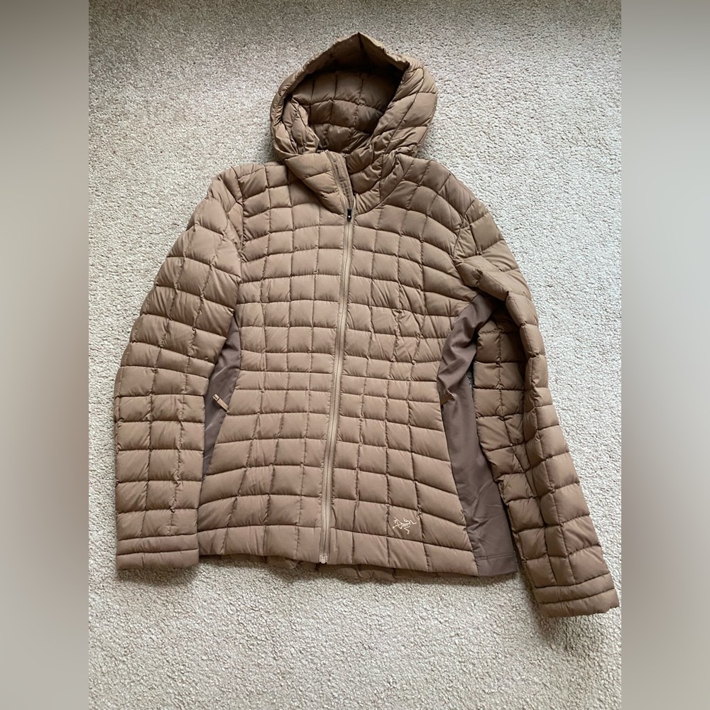 Arc’teryx Narin Hooded Down Jacket- size M